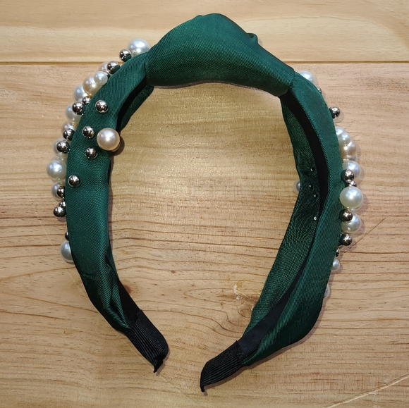 NWOT Dark Green Knotted Headband with Faux Pearl & Bead Embellishments 💚🦪 - Picture 10 of 13
